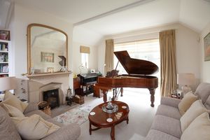 Sitting Room- click for photo gallery